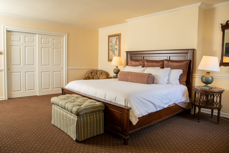 Bedroom 2, Plumsteadville Inn, Bucks