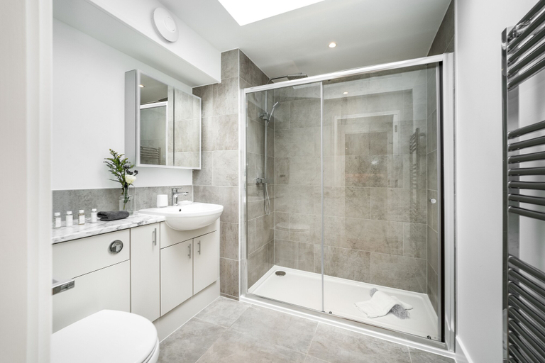 Bathroom 4, Citystay Living - Holland Place, Cambridgeshire