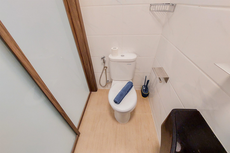 Bathroom 3, Best Choice And Strategic Studio Apartment At Sky House Bsd, Tangerang Selatan