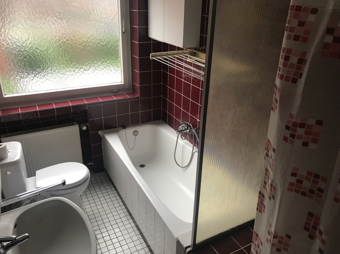 Bathroom 3, Pension Jura, Borken