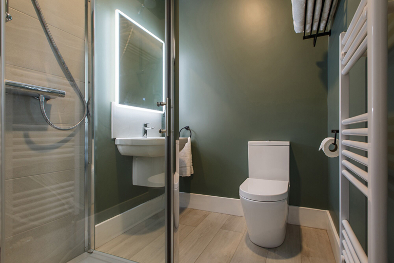Bathroom 3, The Ship Inn, Norfolk