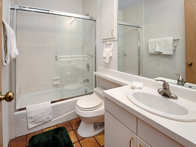 Bathroom 3, Vail Village Inn, Eagle