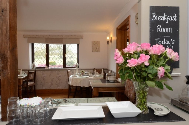 Food & Drinks, Acorn Court Country House, Powys