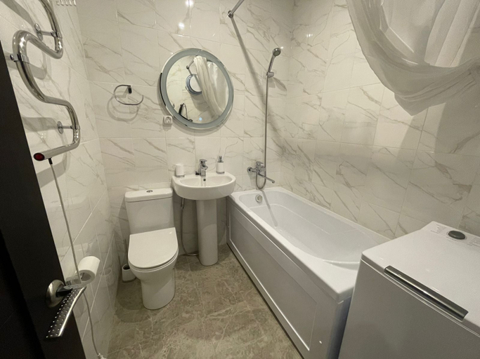 Bathroom 5, Ladomir Tyumen passage, Eastern