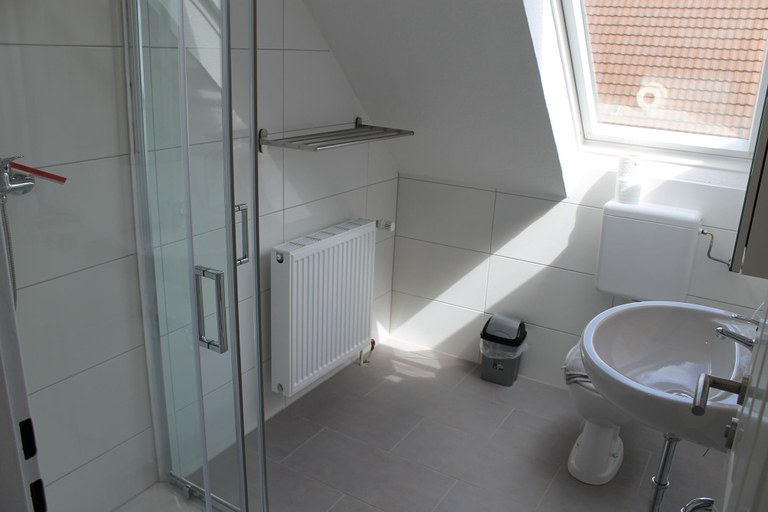 Bathroom 3, Haus Krabbensucher, Aurich