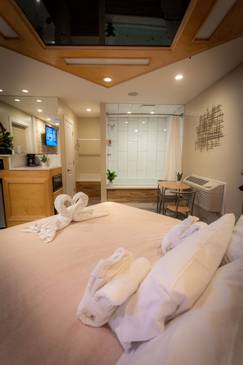 Sybaris Pool Suites, Dupage
