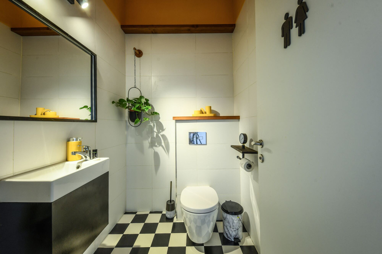 Bathroom 4, High Class 6BR Achziv apartment