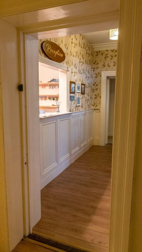 Others 4, An Sean Ostan Apartments