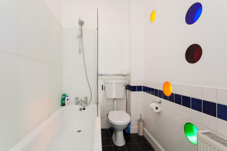 Bathroom 4, Large Shoreditch 2/dbl bed Loft apt, London