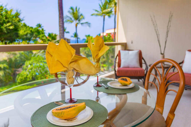 Food & Drinks 5, Surf & Racquet Club #6-303, Hawaii