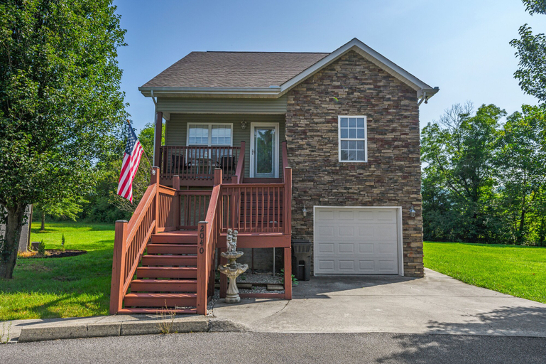 Exterior & Views, Bradley Bungalow Sleeps 11 Sevierville, Sevier