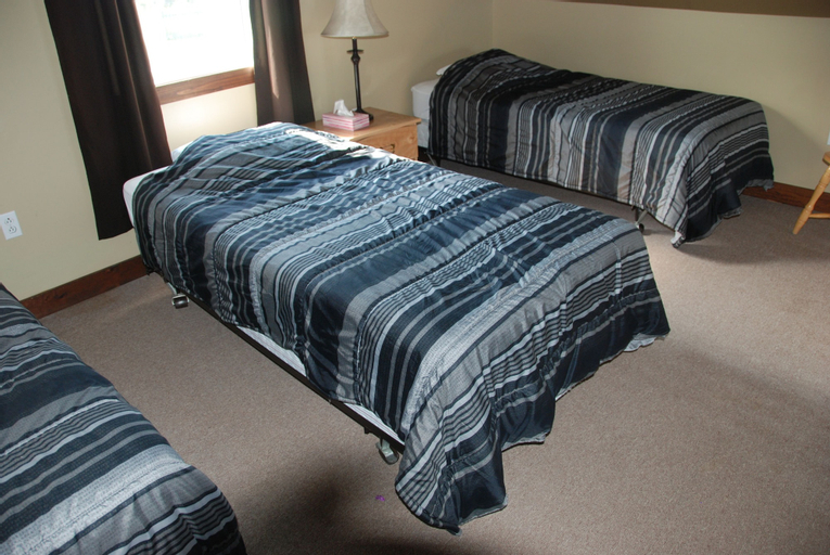 Bedroom 2, Heron's Nest Cottages, Restigouche