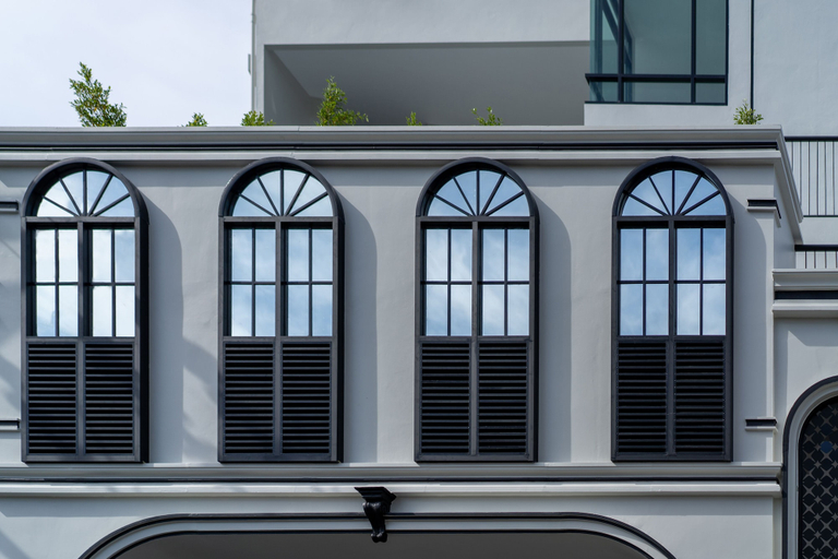 Exterior & Views