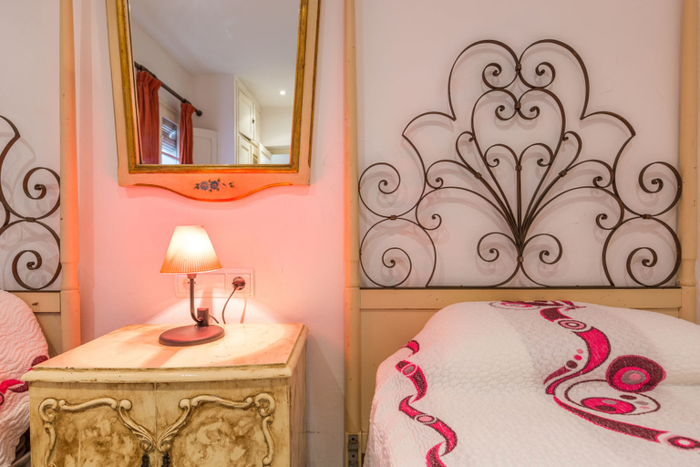 Bedroom 2, Villa Peral, Girona