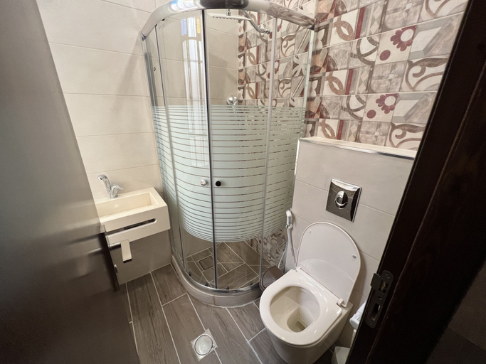 Bathroom 3, Ma'an lil-Hayat Boutique Hotel, Bethlehem