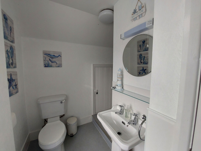 Bathroom 4, The Denes Guest House, Devon
