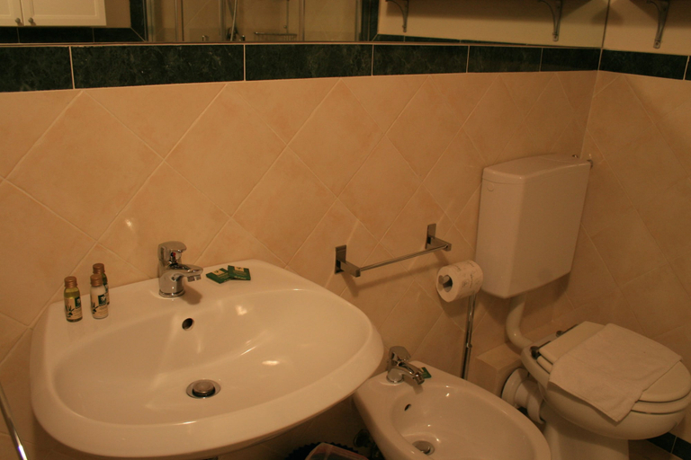 Bathroom 3, Allegri, Florence