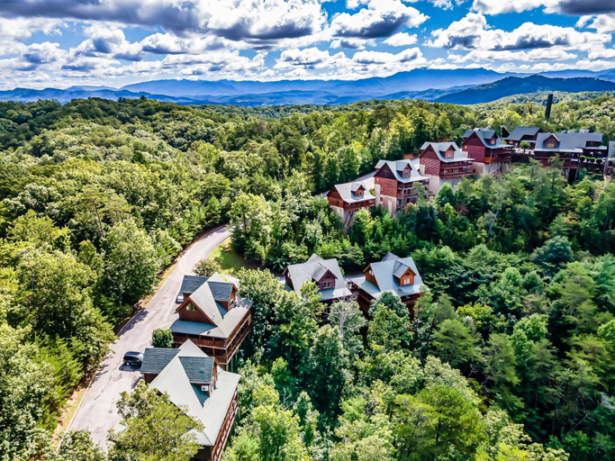 Exterior & Views 2, Timberwolf Vista w HotTub Pool View, Sevier