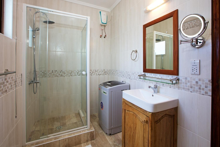 Bathroom, Stone Self Catering Apartments