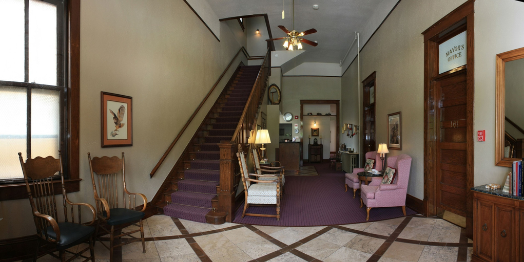 Others 4, Town Hall Inn, Lawrence