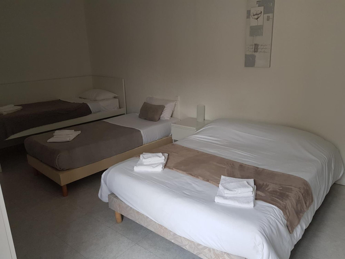 Bedroom 4, Hôtel Notre Dame, Loiret