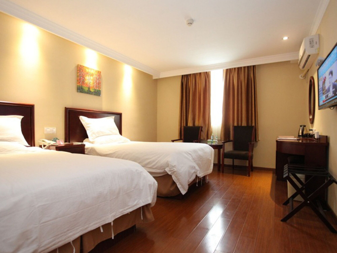 Bedroom 2, GreenTree Inn Zhenjiang Gaotie Wanda Square Express Hotel, Zhenjiang