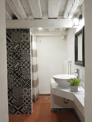 Bathroom 3, Rincon de Cervantes Secret Galarza 26, Guanajuato
