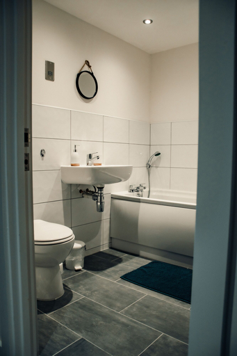 Bathroom 3, Bv Comfy Basement Apartment At Conditioning House, Bradford