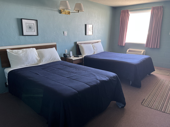 Bedroom 3, Earlton Motel, Timiskaming