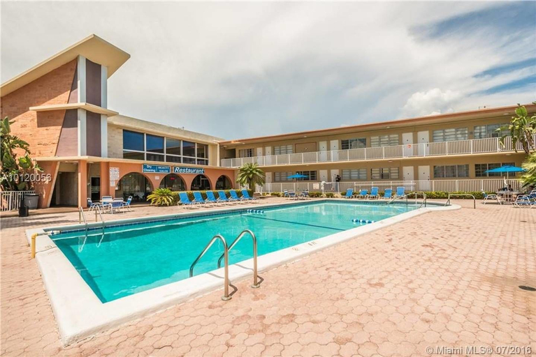 Sport & Beauty, Gorgeous Spot in Hallandale Beach With Pool!!, Broward