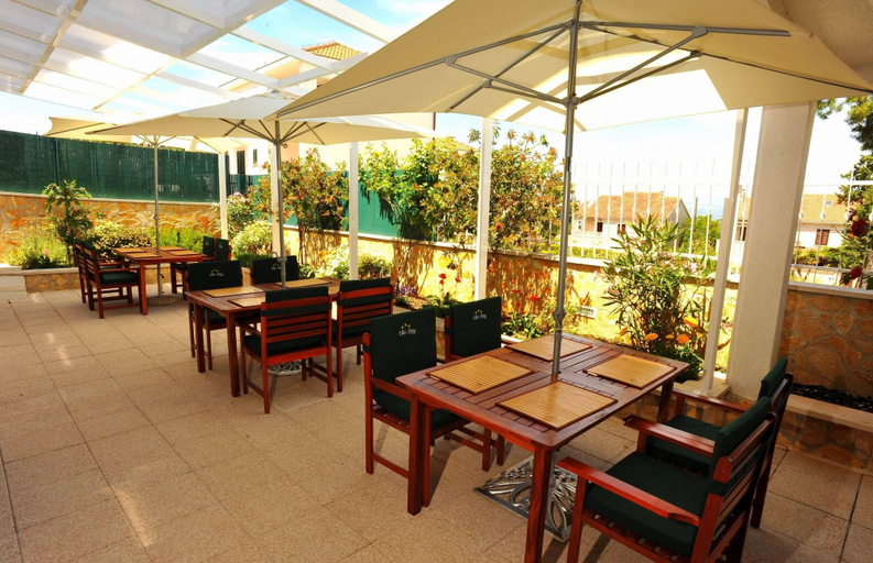 Food & Drinks 5, Villa Anni, Sutivan
