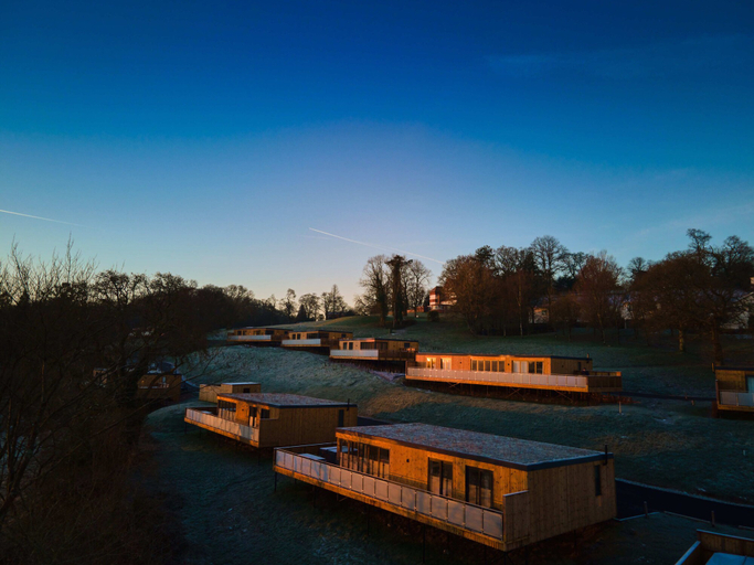 Exterior & Views 2, The Mole Resort - Lodges, Devon
