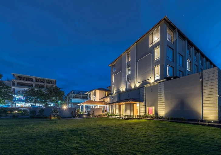 Exterior & Views