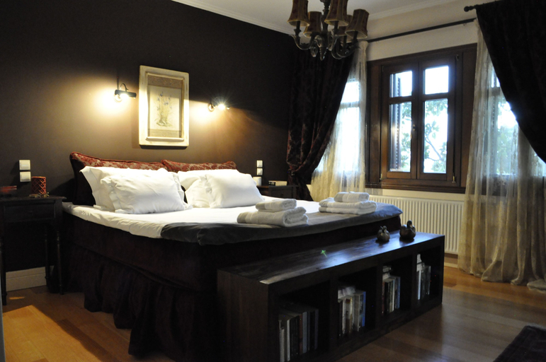 Bedroom 3, Anna's Mansion, Thessaly