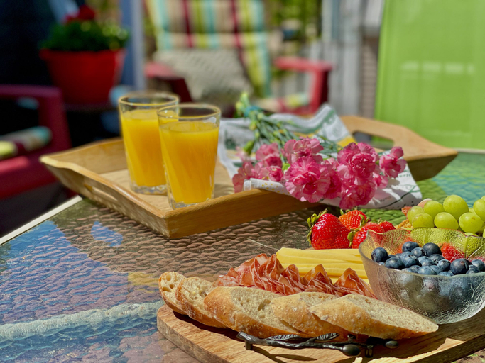 Food & Drinks