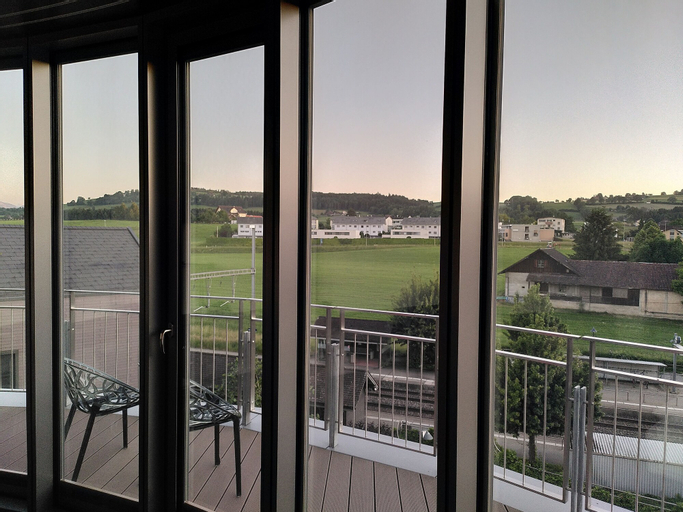 Exterior & Views 18