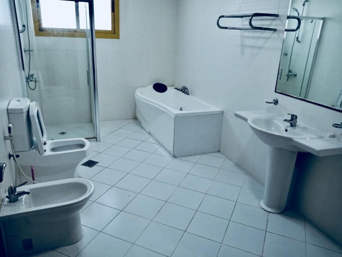 Bathroom 3, Marina Tower Juffair, Manama