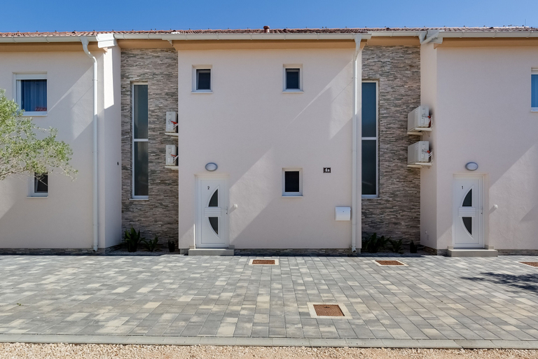 Exterior & Views 2, Beachfront Sun Garden Villas, Privlaka