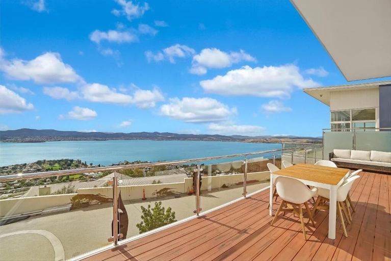 Exterior & Views 1, Nature & Relax House 54, Hobart
