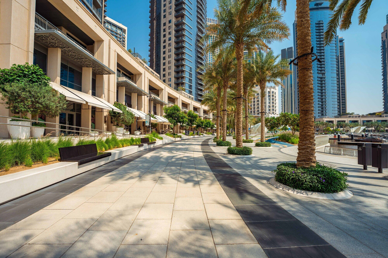 Front of property, Maison Privee - Trendy Apt on the Creek with Superb Dubai Skyline Vw, Dubai