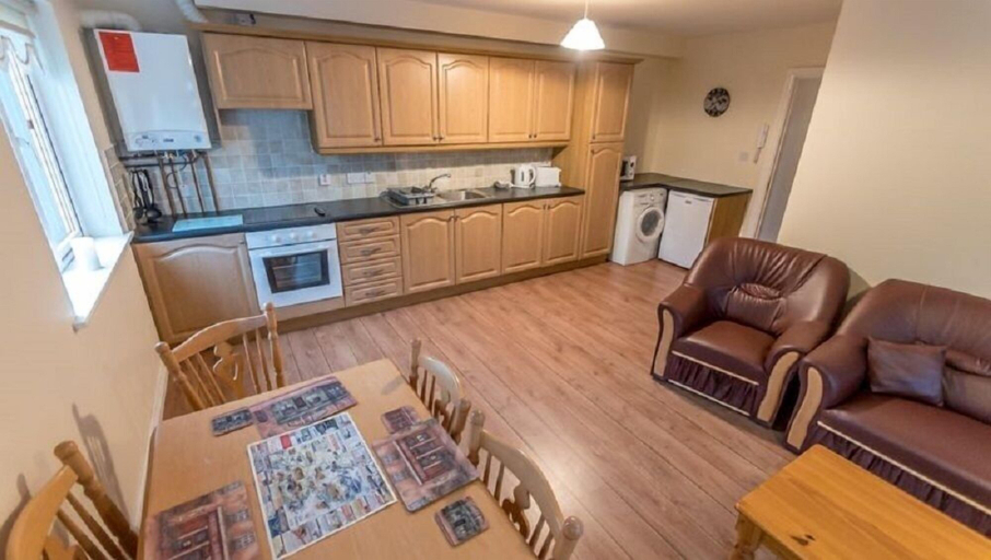 Others 5, An Sean Ostan Apartments