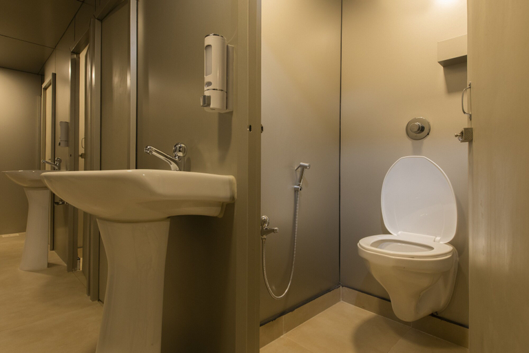 Bathroom 5, Mayura Aureole Co-living - Hostel, Mumbai Suburban