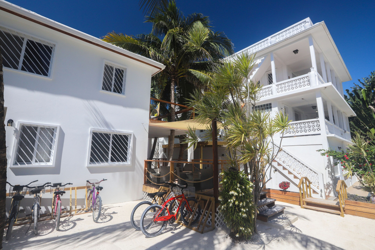 Exterior & Views 2, Treetops Hotel