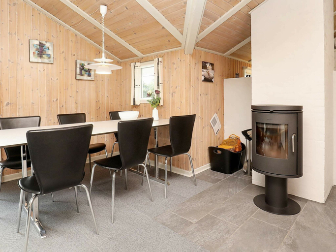 Others 4, Beautiful Holiday Home in Blåvand With Sauna, Varde
