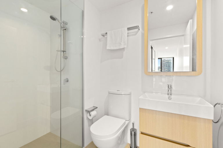 Bathroom 3, South Brisbane 2 Bedrooms Apartment with Free Parking by KozyGuru, Brisbane