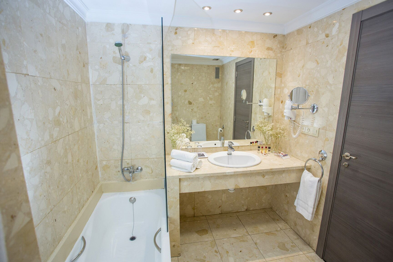 Bathroom 4, Hotel Borgia, Valencia