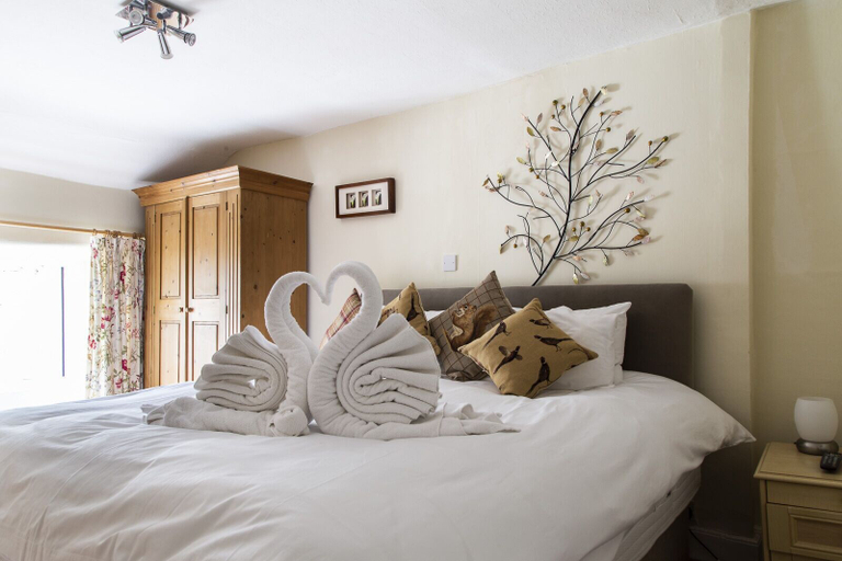 Bedroom 2, The Cheshire Cheese Inn, Derbyshire