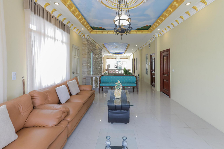 Public Area 2, RedDoorz Plus @ Villa Bontes Batu, Malang