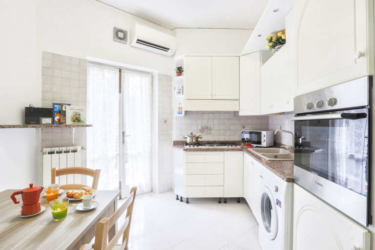 Others 4, Modern Apartment with Terrace, Swimming Pool&Tennis, Napoli