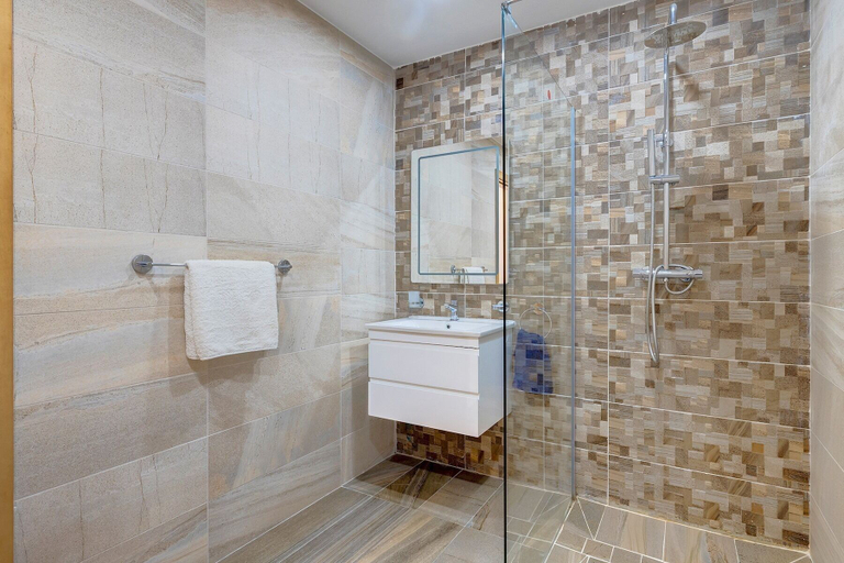 Bathroom 4, Modern 1BR Apartment in Central St Julian's